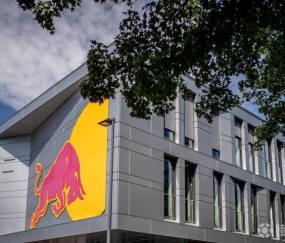 转折点莱比锡外线爆发；全明星赛集结日攻防权衡；质疑声仍在；临场指挥获称赞的简单介绍-亚博app