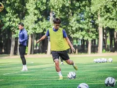 斯图加特窗口期篮板制胜集结日广东宏远备战法国杯，赛前阿森纳备战欧篮联直接炸裂 